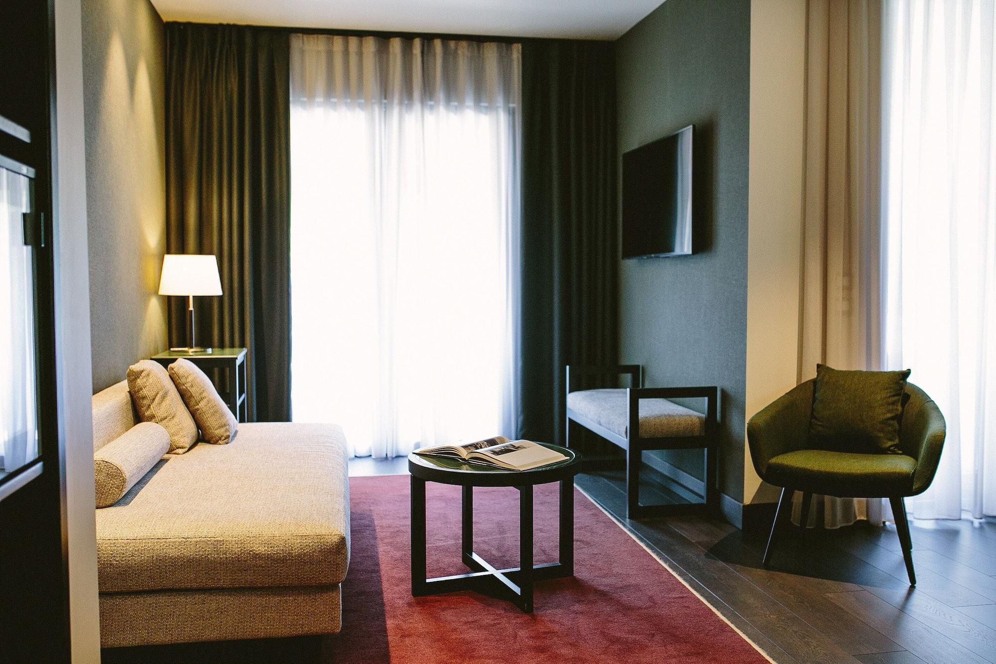 Hotel Piccola Vela Дезенцано-дель-Гарда Экстерьер фото
