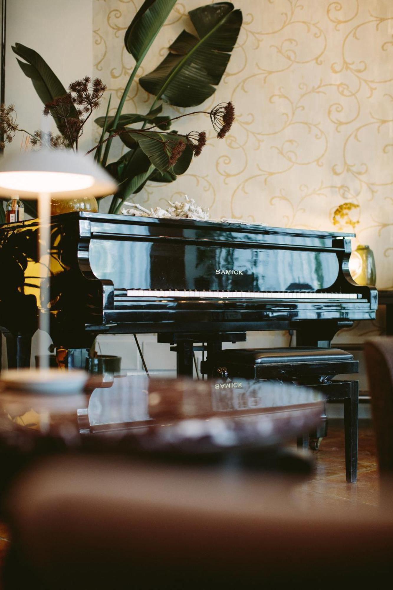 Hotel Piccola Vela Дезенцано-дель-Гарда Экстерьер фото