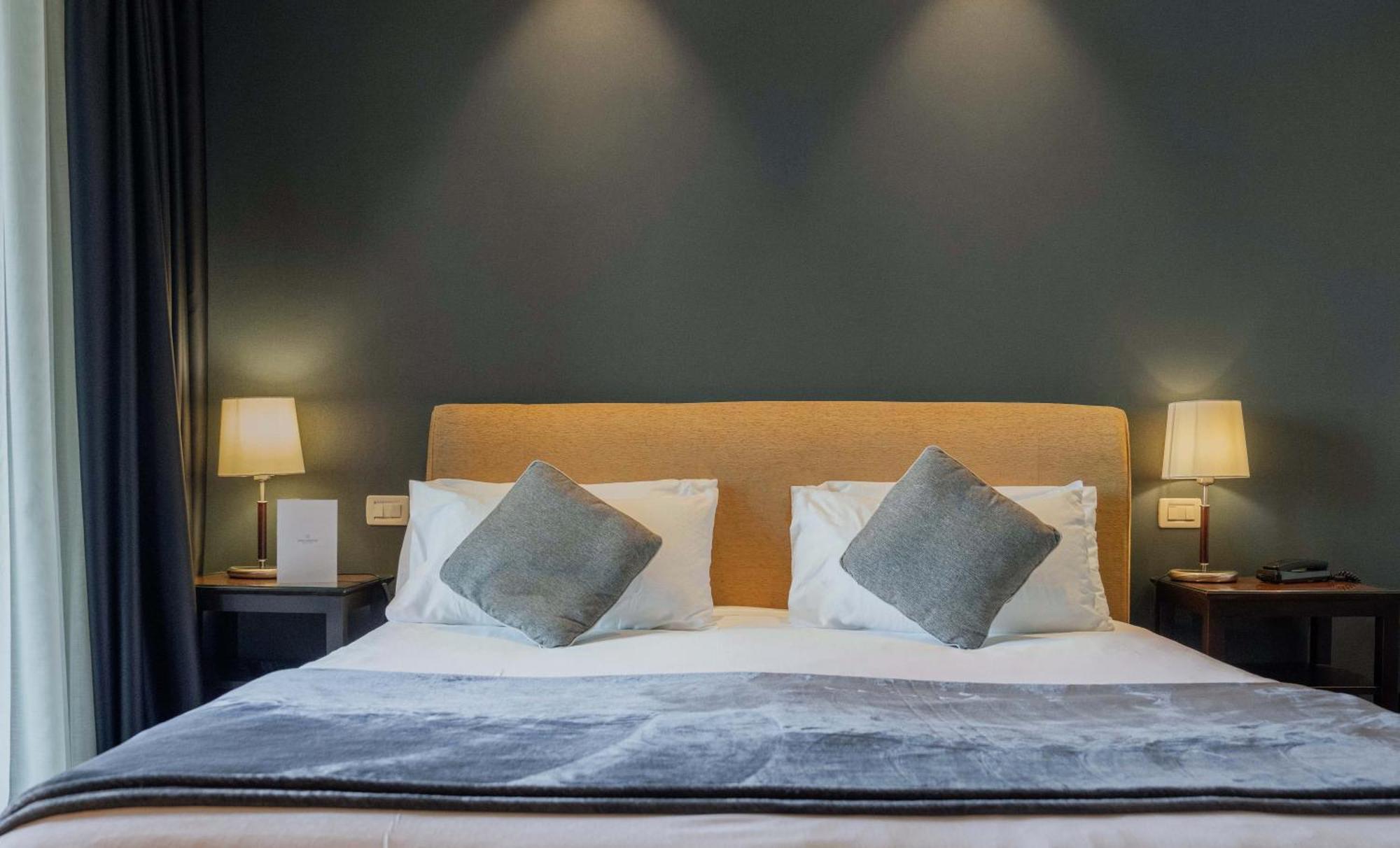 Hotel Piccola Vela Дезенцано-дель-Гарда Экстерьер фото